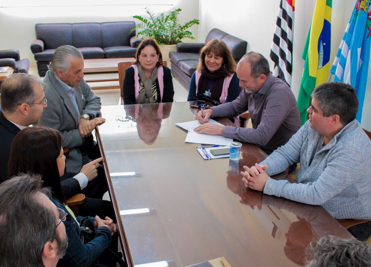 Lideranças de Assis se unem e distribuem ação na Justiça Federal para tentativa de retorno dos serviços de Oncologia no Hospital Regional de Assis