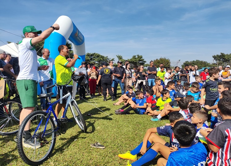 Goleiro Paulo Victor e Prefeitura promovem dia de esporte e lazer para alunos do PV48