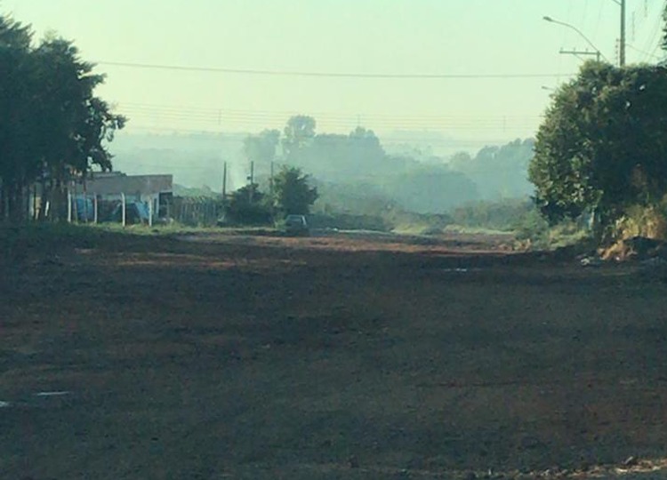 Incêndio criminoso atinge área do Aterro de Inertes em Assis