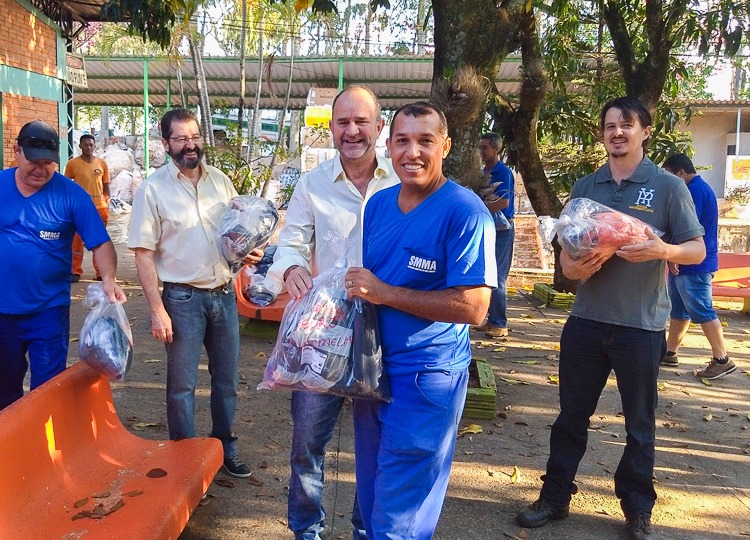 Funcionários do Meio Ambiente recebem kits de uniformes