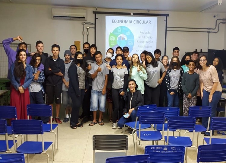 MEIO AMBIENTE EM MOVIMENTO: Prefeitura realiza palestras de conscientização e preservação do meio ambiente