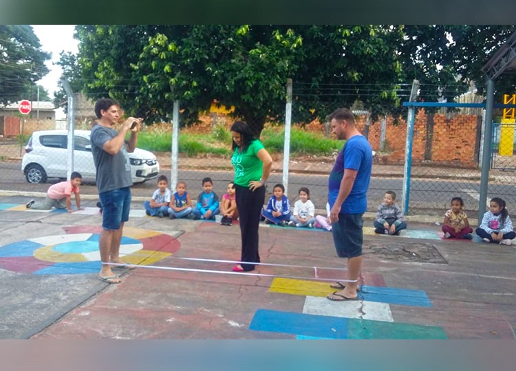 Escola João de Castro realiza projeto didático com brincadeiras tradicionais
