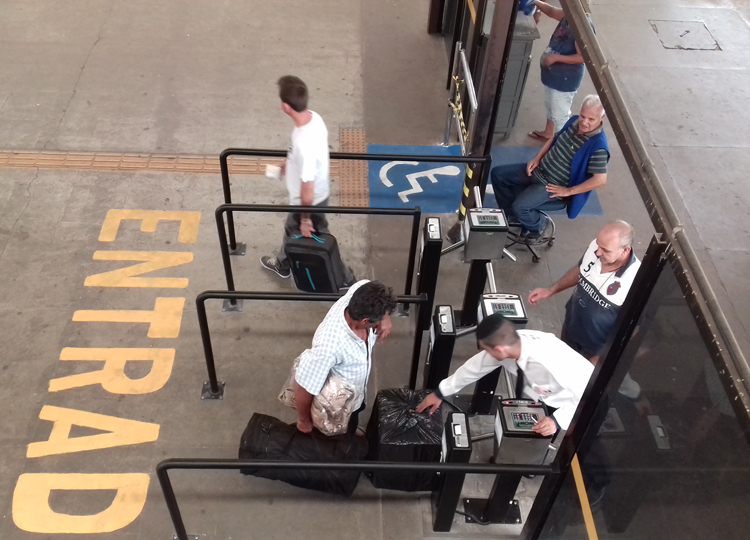 Catracas eletrônicas já estão em funcionamento no Terminal Rodoviário
