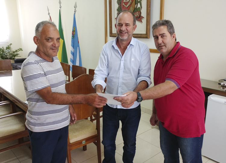 Vereador Nilson Pavão visita prefeito e vice