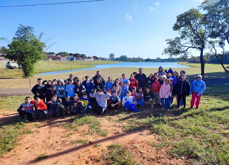 Alunos da EMEIF Prof.ª Alides Celeste Razaboni Carpentieri visitam o Parque das Águas no Dia do Meio Ambiente