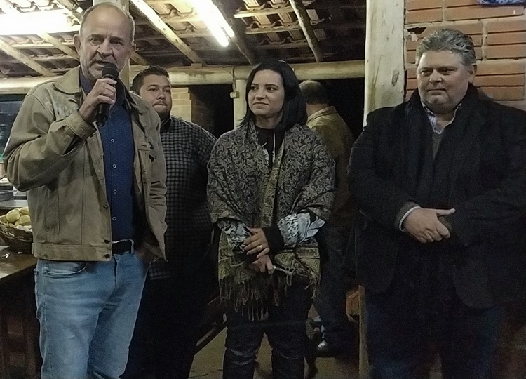 ASSIS EM MOVIMENTO: Prefeito José Fernandes e vice Aref Sabeh reúnem gestores municipais para apresentar as últimas conquistas