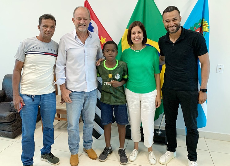 Jovem talento assisense David Luiz assina com o Palmeiras