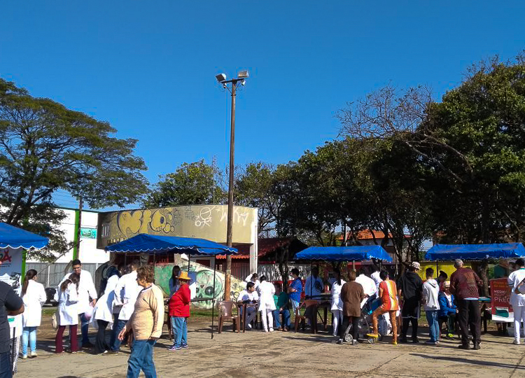 Feira da Saúde reúne público na Praça da Prudenciana