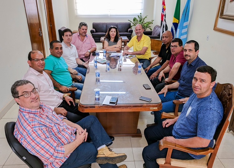 Prefeito José Fernandes e vereadores discutem emendas impositivas a entidades assistenciais