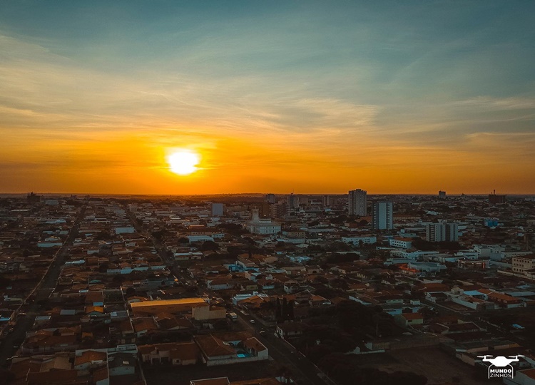FERIADO DE FINADOS: veja o que abre e fecha em Assis