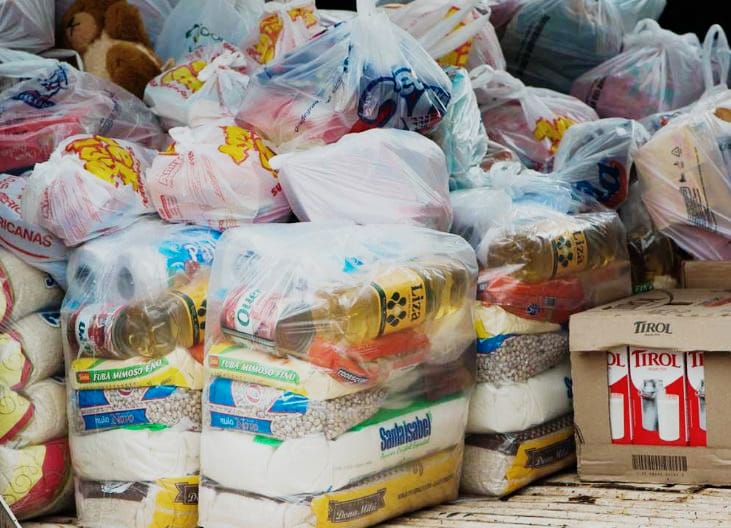 Drive Thru da FEMA arrecada mais de meia tonelada de alimentos destinados ao Fundo Social de Assis